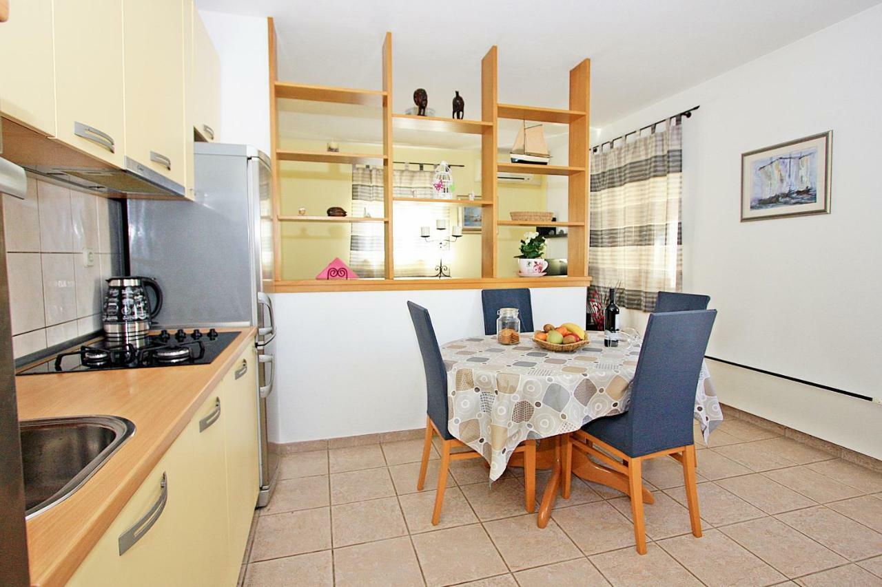Sweet Apartment Marijana Supetar Exterior foto